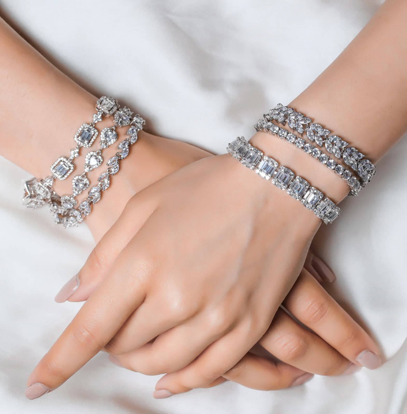 Elegant Helix Piercing Jewelry Crafted in Gold & Diamonds