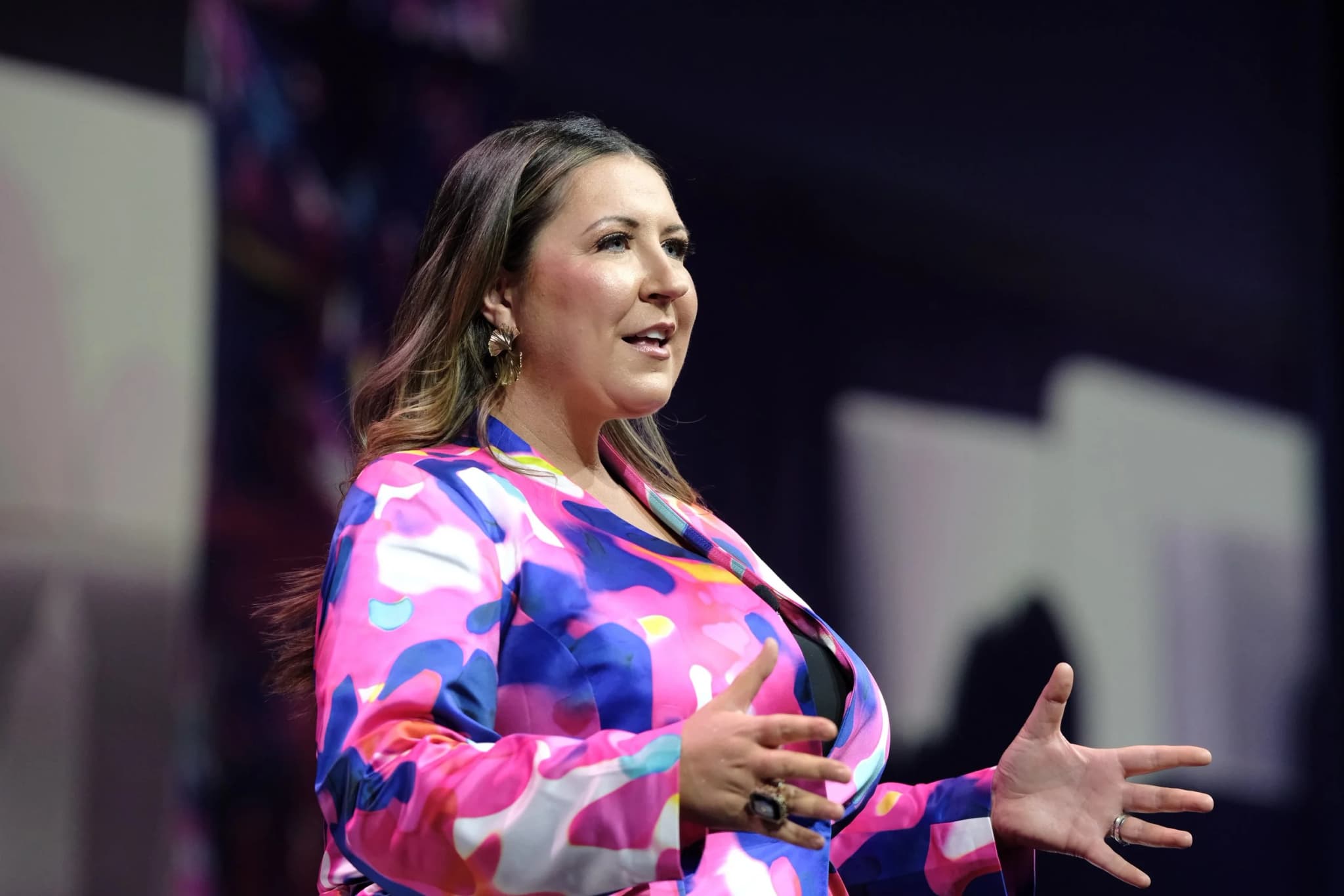 Public Speaking Coach Helping Organizations Improve Communication Excellence | Mike Acker